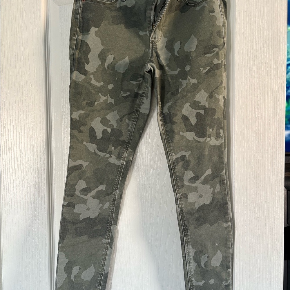 Old Navy Camouflage & army green Skinny Jeans for Women lot of 2